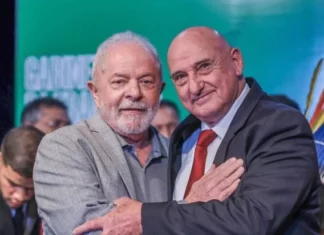 Cai 1º ministro de Lula, único general do governo