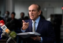 Senador defende permanência de Rose no comando do MDB