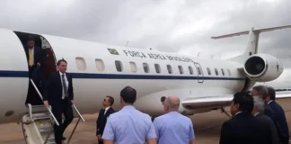 Bolsonaro pode ter que pagar viagem de férias que fez em avião presidencial