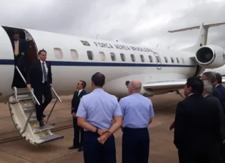 Bolsonaro pode ter que pagar viagem de férias que fez em avião presidencial