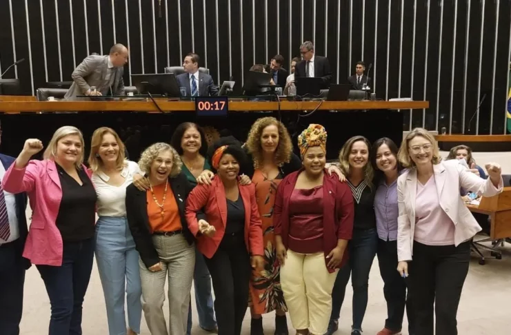Salários iguais: Só um capixaba votou contra as mulheres
