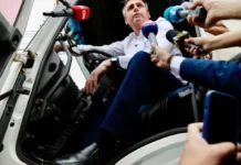 Auxílio eleitoral: Bolsonaro ‘comprou’ voto de taxistas e caminhoneiros