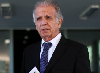 Ministério da Defesa defende projeto que proíbe militar de permanecer na ativa se disputar eleição