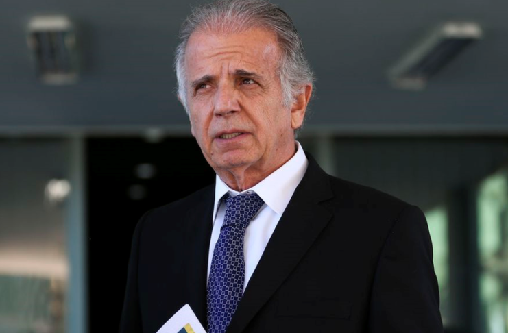 Ministério da Defesa defende projeto que proíbe militar de permanecer na ativa se disputar eleição