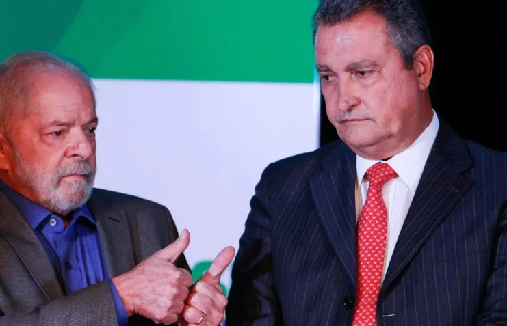 Lula já discute nomes para reforma ministerial após eleição municipal