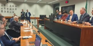 A ausência dos senadores na luta do ES pela reforma tributária, e a presença da Assembleia