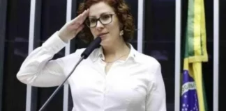 Bolsonarista pode perder mandato por mandar deputado tomar no cu