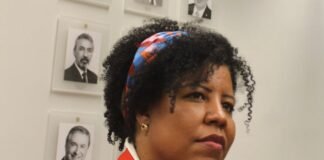 Deputada capixaba recebe prêmio no Rio por defesa da igualdade salarial