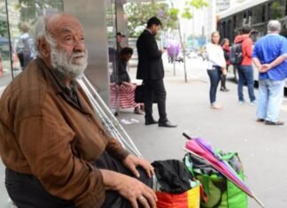 Abandono: Brasil tem 2,8 milhões de idosos em situação de pobreza