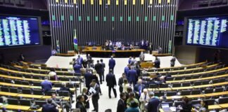 Câmara aprova projeto que aumenta penas para golpes aplicados via internet