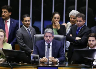 Brasil tem 54 milhões de idosos mas deputados não votam projetos em favor deles