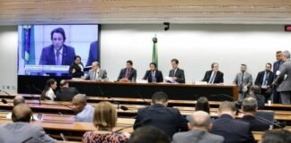 Deputado e senadores indicam R$ 8,1 bi em emendas Pix no Orçamento de 24