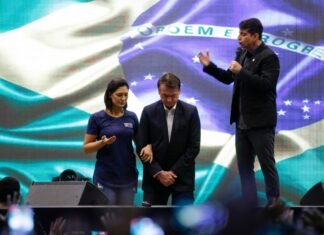 Bolsonaro quer botar toda família no Senado em 2026