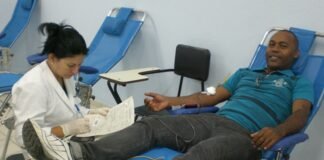 Trote solidário: Faculdade de Brasília recolhe cabelo e sangue para doação