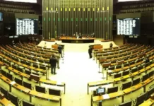 Câmara dos Deputados só volta a funcionar dia 9 de abril