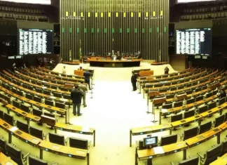 Câmara dos Deputados só volta a funcionar dia 9 de abril