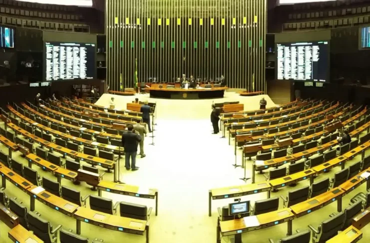 Câmara dos Deputados só volta a funcionar dia 9 de abril