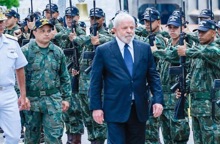 Exército ameaça bloquear e punir comentários de ódio, violência, discriminação