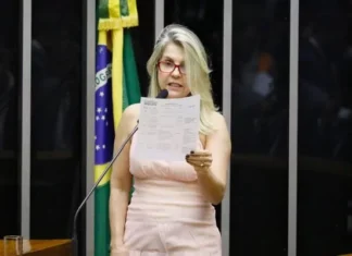 Ex-deputada Soraya Manato se filia ao PP de olho na vice prefeitura