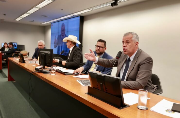 Transporte rodoviário de cargas debate soluções para o setor na Câmara