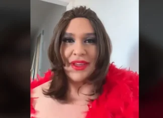 Aliado político de Trump e Bolsonaro sai do armário após 18 anos