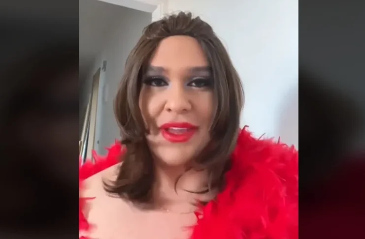 Aliado político de Trump e Bolsonaro sai do armário após 18 anos