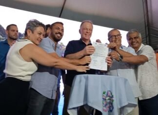 Casagrande anuncia revitalização da orla de Praia Grande e novas obras em Fundão