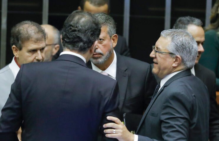 Recesso mês que vem: As derrotas de Lula na Câmara