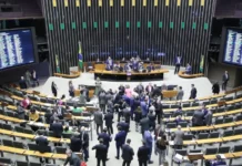 Apenas 17% aprovam Congresso; STF tem 29% e Lula 31%