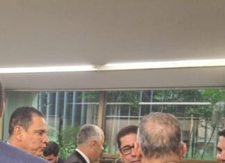 Santos diz que prioridade é disputar vaga de deputado federal