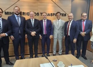 Casagrande pede em Brasília verba para chuvas, rodovias e ferrovia