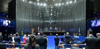 “Equiparar aborto ao crime de homicídio é “irracionalidade”, diz senador