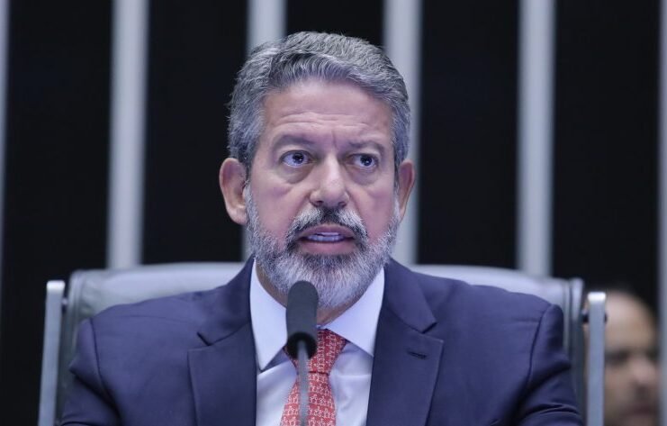 Na contra mão do mundo, Legislativo tenta criminalizar uso de maconha