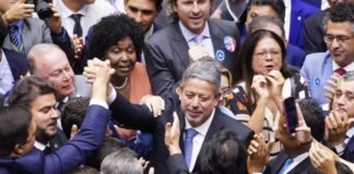 Decisão sobre novo presidente da Câmara só após eleição municipal