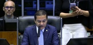 Congresso anula R$ 220 milhões em dívidas de partidos Proposta de emenda à Constituição (PEC) livra partidos políticos de multas eleitorais