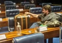 Sem credibilidade: Protesto de senador não convence