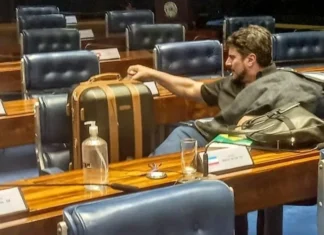Sem credibilidade: Protesto de senador não convence
