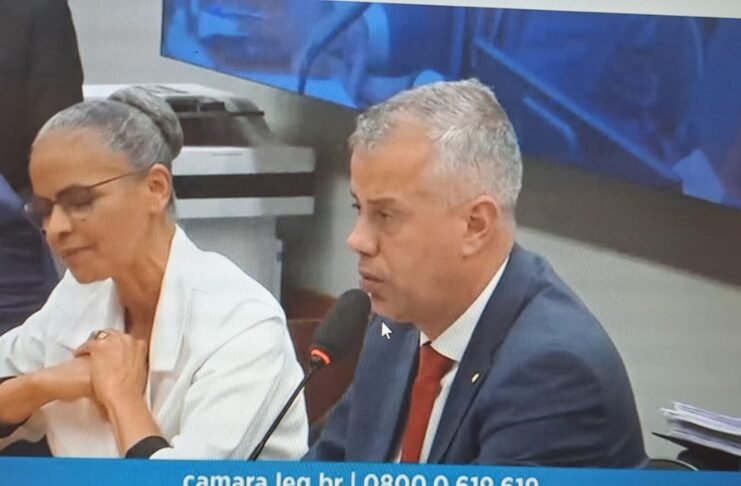 Deputado acusa ministra de ser adestrada e Marina reage