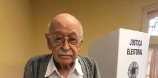 Eles podem decidir a eleição: Idosos são 10% do eleitorado Eles deixam para decidir por último, costumam seguir a opinião de familiares e representam 10% do eleitorado brasileiro — o número de eleitores idosos é 10 vezes maior do que o da faixa etária de 16/17 anos registrada para votar no próximo domingo.