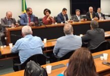 Bancada capixaba reúne prefeitos eleitos em Brasília