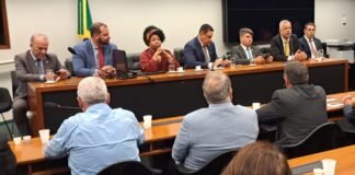 Bancada capixaba reúne prefeitos eleitos em Brasília