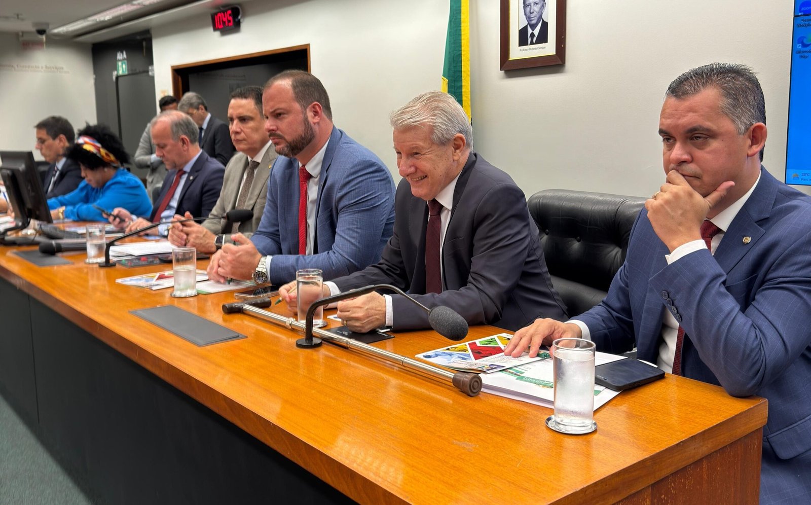 reuniao com entidades