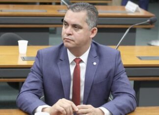 Câmara acelera votação de projeto para coibir golpe de ‘falso advogado’