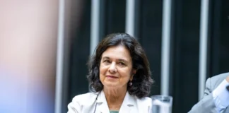 Reforma de Lula:Demissão de ministra dividiu deputados