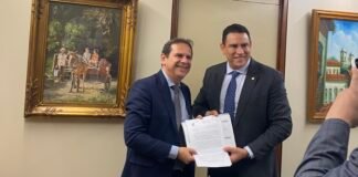 Prefeito de Santa Tereza apoia a saída de Casagrande do governo