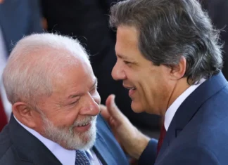 Pesquisa mostra que Lula venceria hoje, mas custo de vida assusta