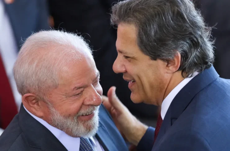 Pesquisa mostra que Lula venceria hoje, mas custo de vida assusta