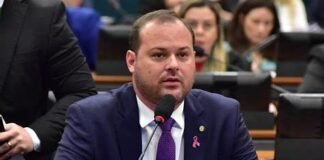 Deputado do Podemos evita se posicionar sobre decisão da PGR