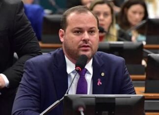 Deputado do Podemos evita se posicionar sobre decisão da PGR