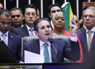 No comando do Legislativo, Centrão diz que vai seguir a Constituição